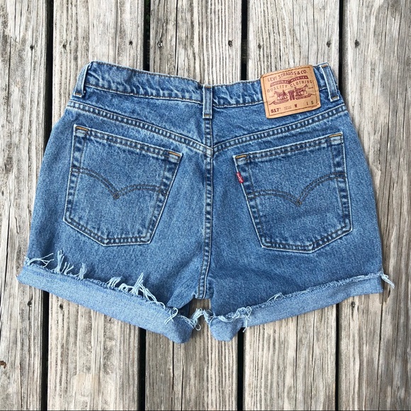 Levi's Pants - SALE Levi’s Medium Wash High Waisted Denim Shorts